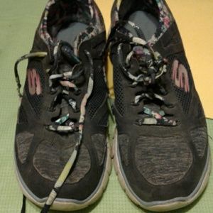 Skechers tennies